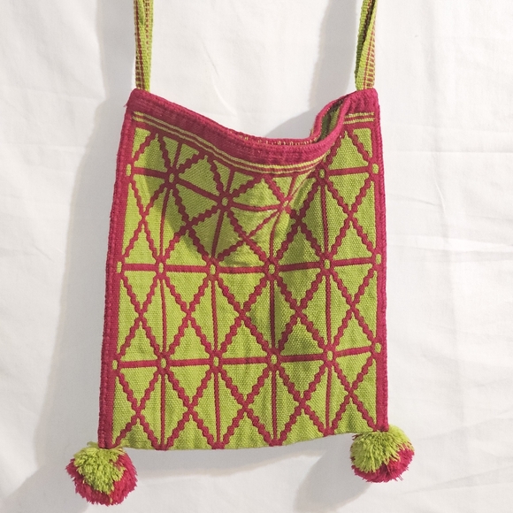 Huichol art yarn Bag - Picture 3 of 10
